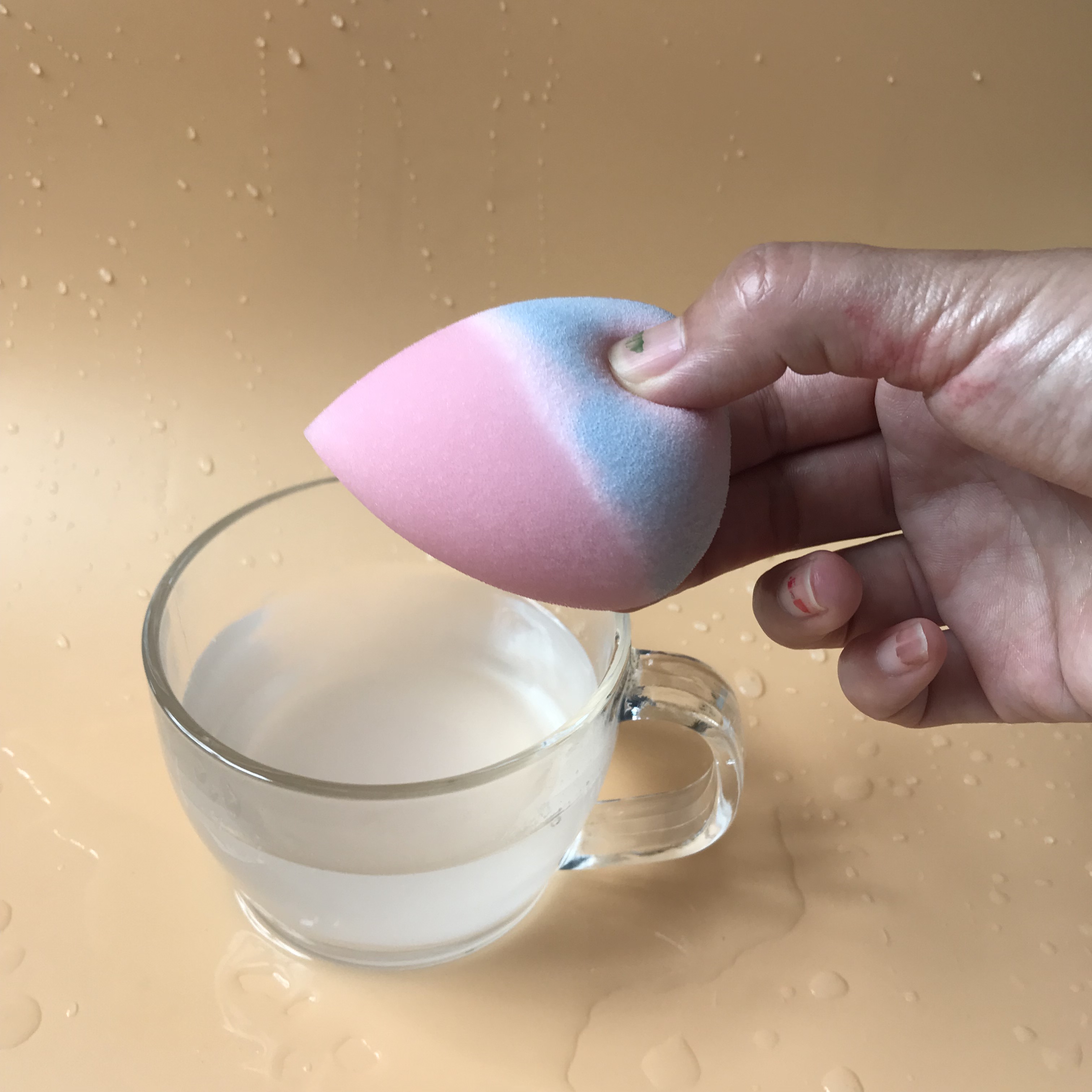 Color Change makeup sponge